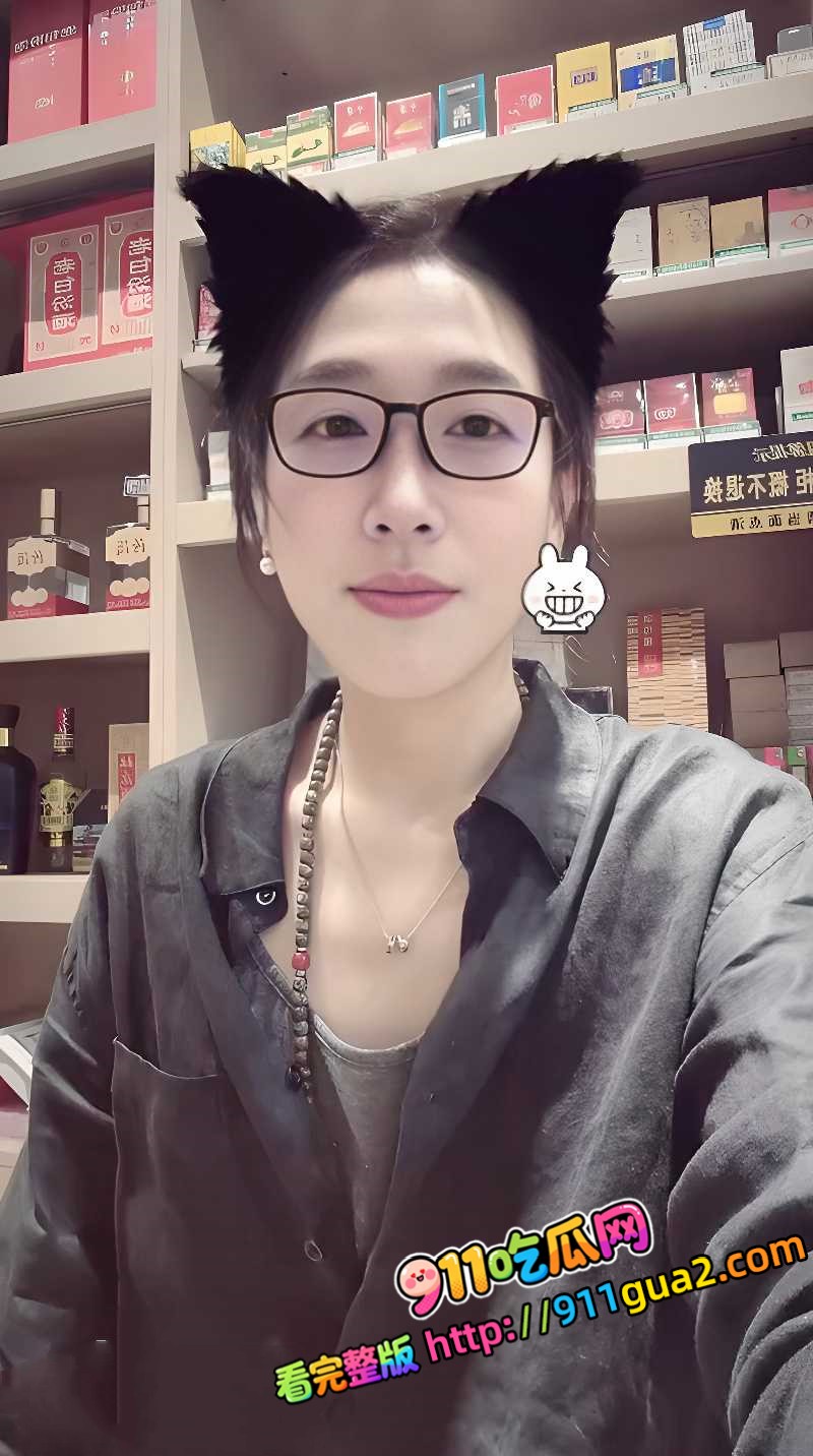 山西运城超市老板娘 带儿子和同学3P乱交 照片1