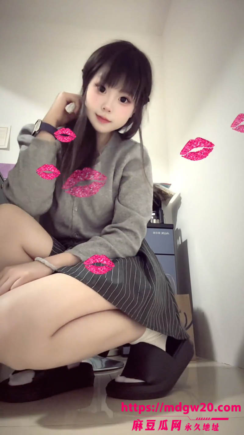 抖音网红 小羊s 金主定制福利合集 清纯嫩妹露脸揉奶 蕾丝情趣装自慰诱惑