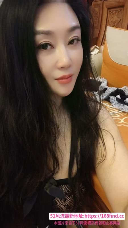 潮喷毒龙骚货小青