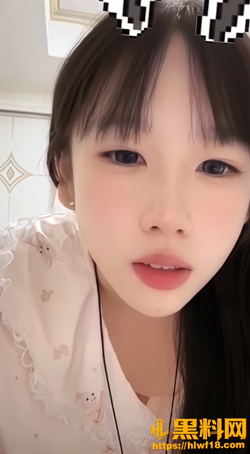 美女主播走光视频3