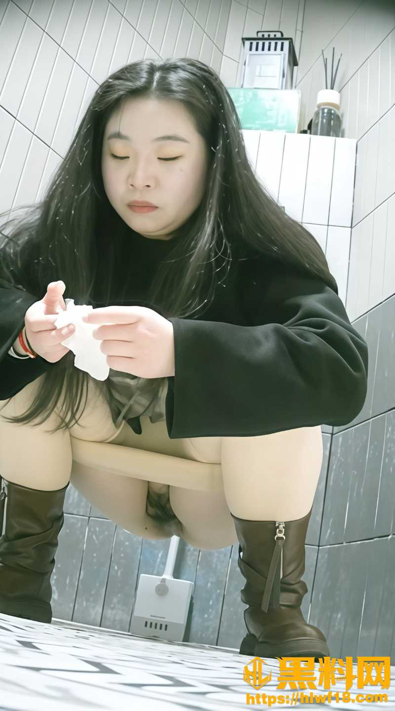 酒店女厕偷拍视频3