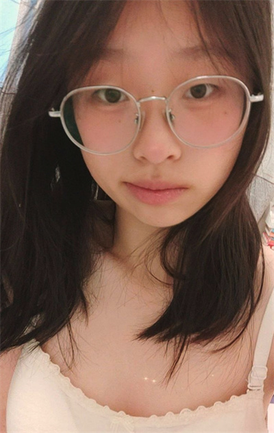 投稿 女高中生眼睛妹