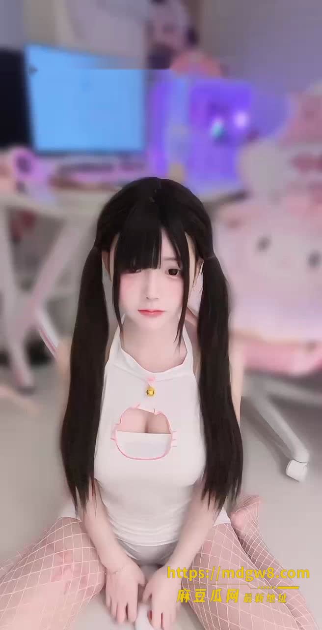 抖音极品小萝莉 池小7