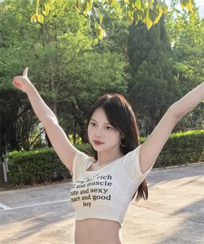 极品高冷女生在主人面前还是个骚母狗想要的加我我给联系方式
