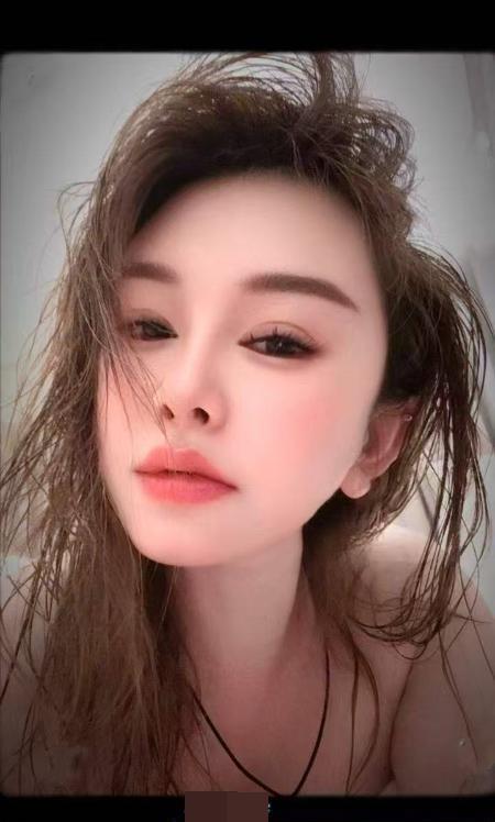 蜜桃臀健身教练咪西儿