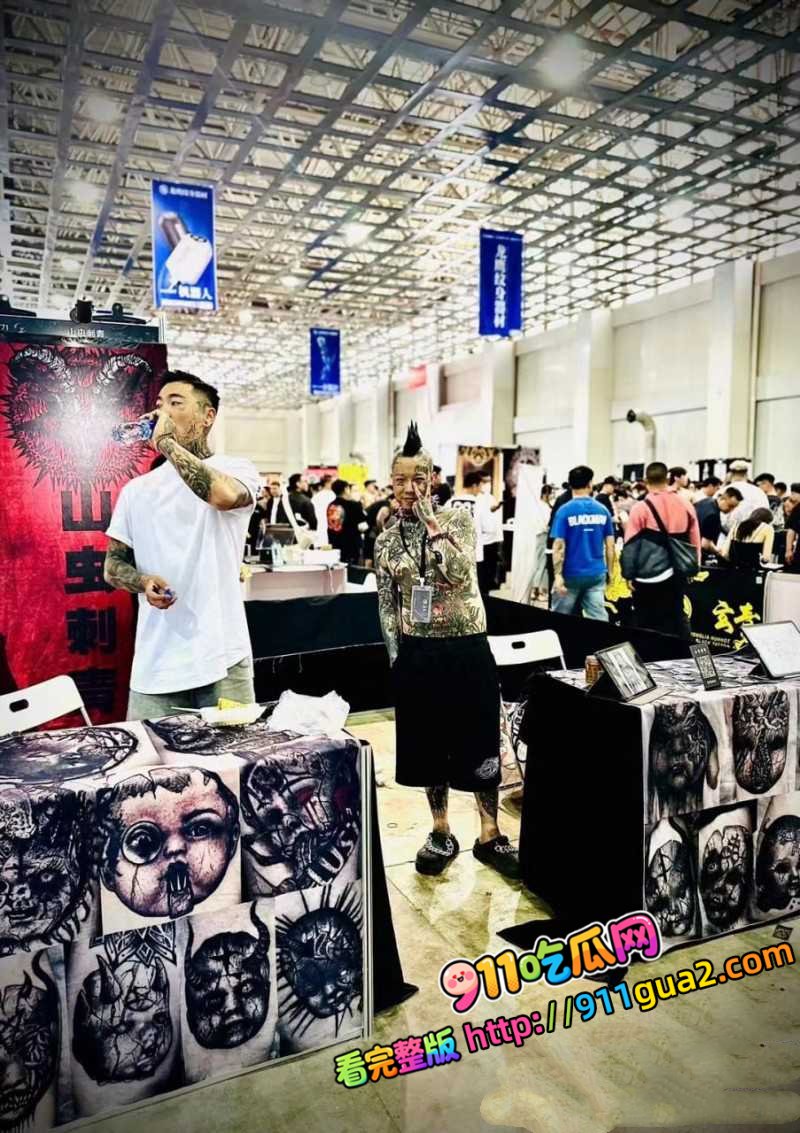 山东国际纹身展第六届开幕 多位通体美女现场大尺度纹身 照片5