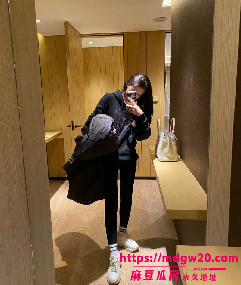近200万粉女主播魏莹诈骗翻车 虚构单身未婚人设诱导3名已婚大哥刷2500万礼物