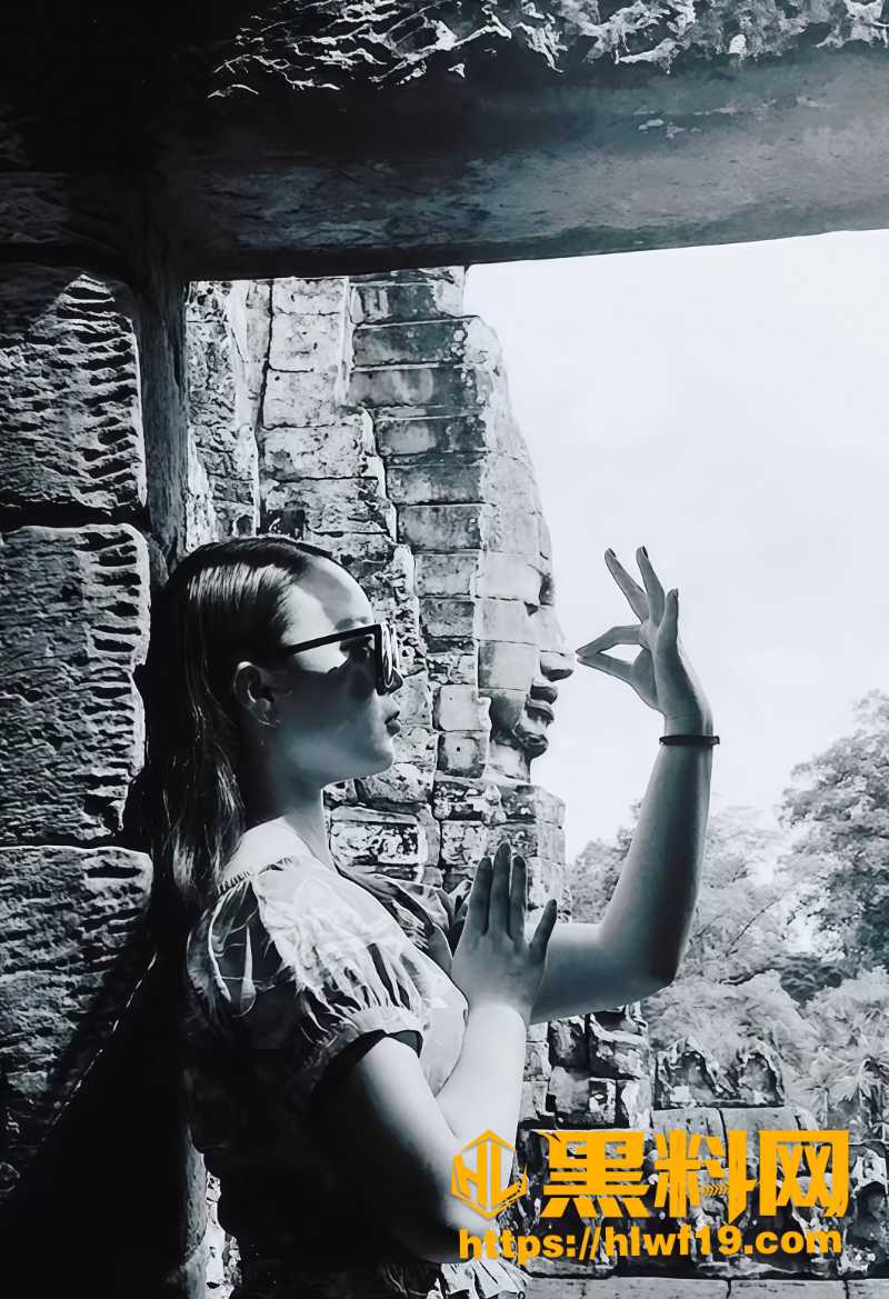 Anaya离婚带混血娃负债百万1 9
