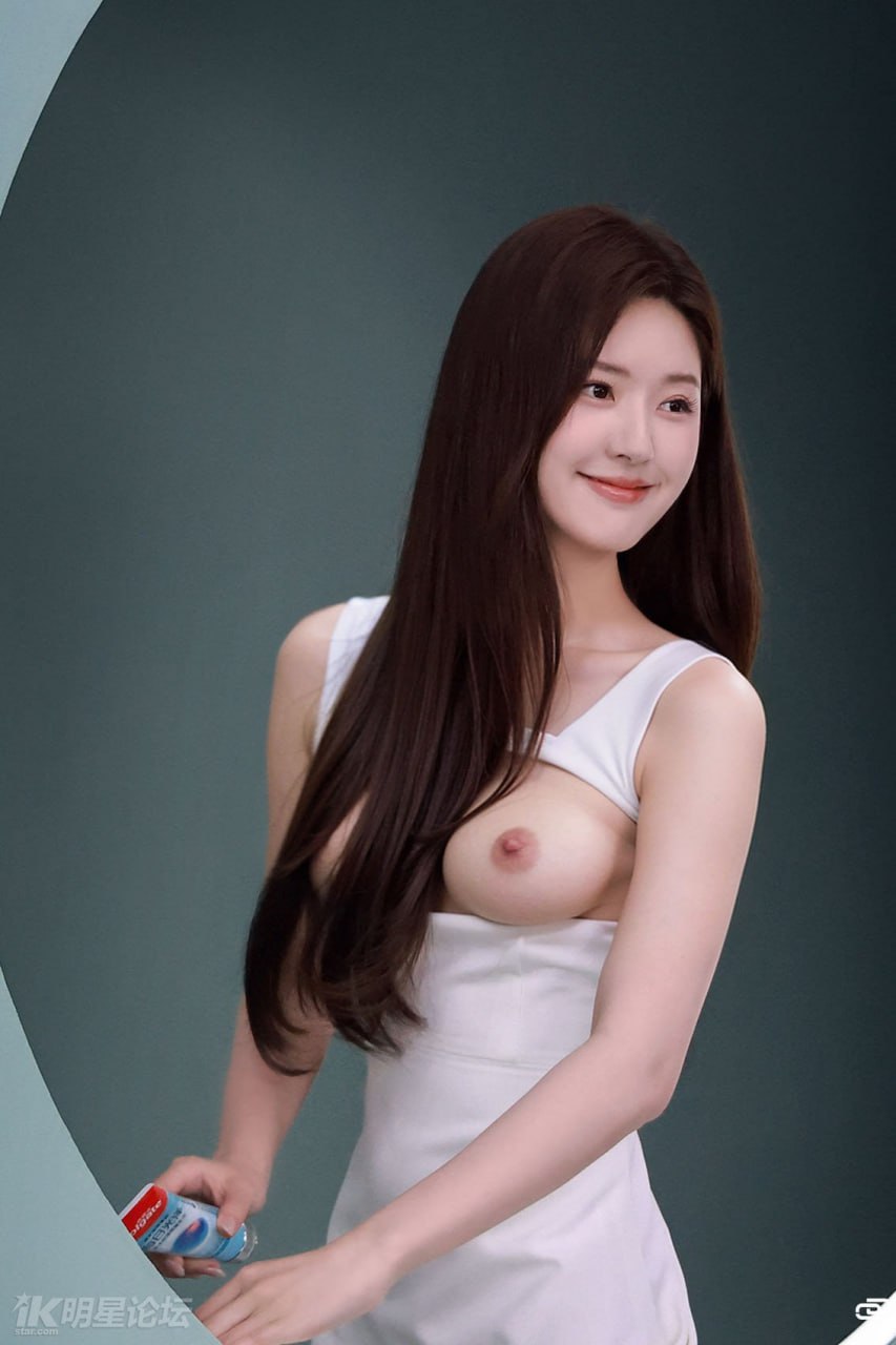 赵露思 포스터