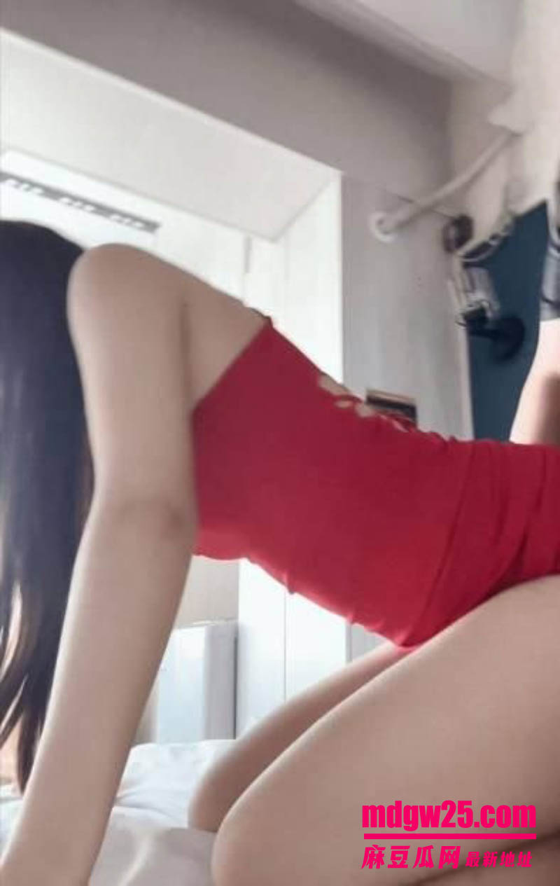 海角乱伦原创博主 姐弟一世情 可以户外滴蜡捆绑的姐姐就是缺少一股骚劲