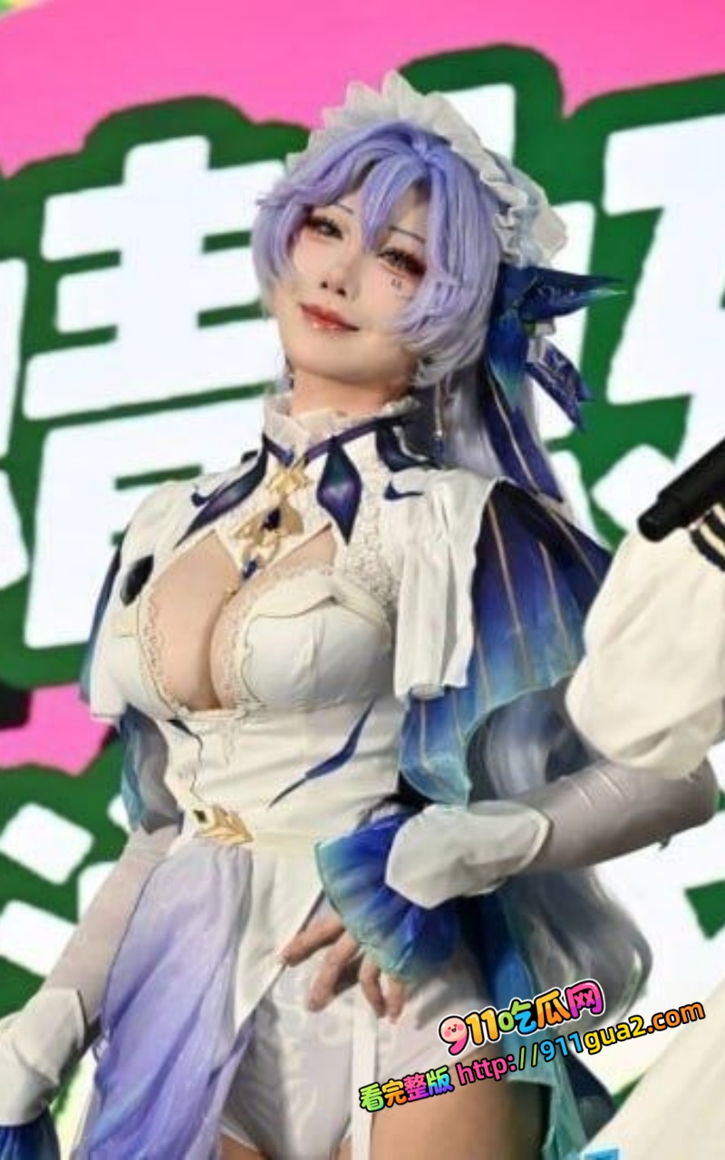 黑蜻蜓漫展不雅事件 给30元就能坐大腿蹭逼 Cos女郎现场尺度拉满 6