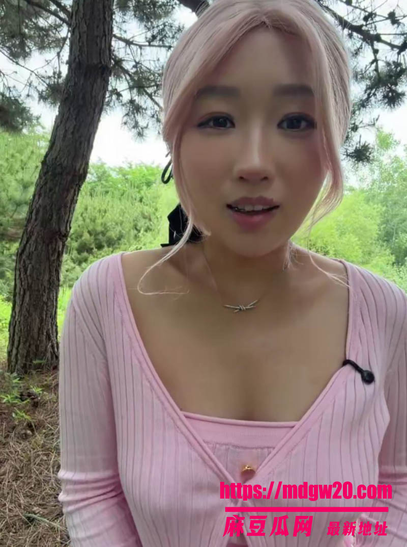 Stripchat色情女主播 winter11户外自慰开票大秀 水晶自慰棒猛操骚穴