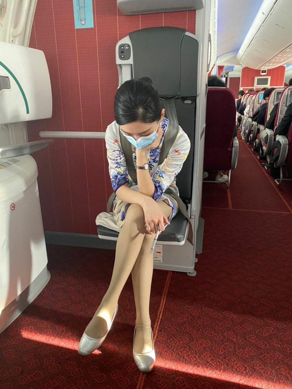 编号：042 포스터