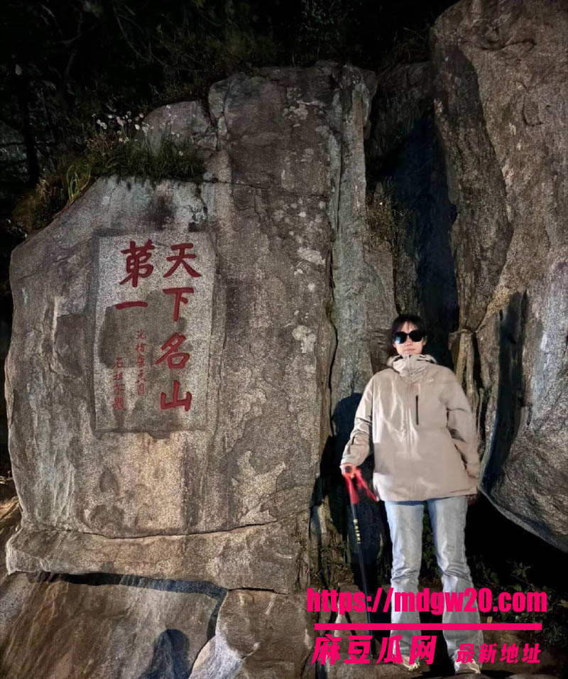 抖音河北清纯女大Boring被金主爸爸包养 酒店约啪调教口交 露脸福利视频合集