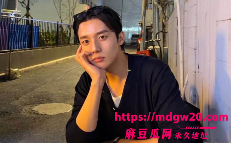 抖音网红史哈尼指控男友邓川家暴求复合 前男友实名爆料她约炮04年弟弟 聊天记录全被扒
