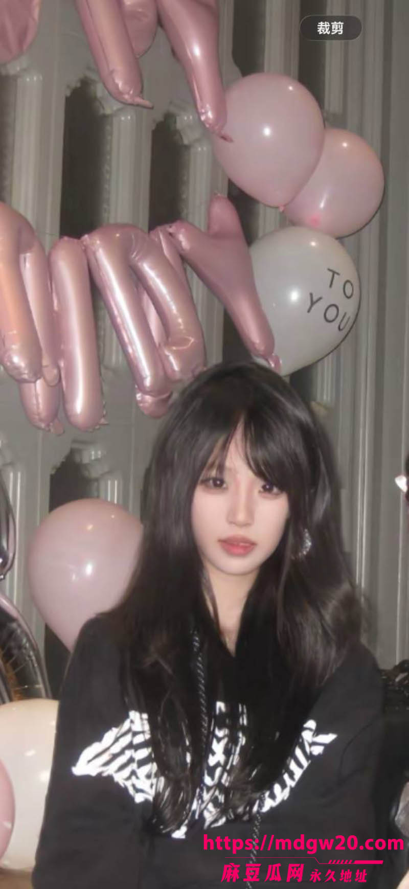 河北邯郸反差婊 张艺晓 外表酷酷的抖音精神小妹 嫩穴会抽烟 后入视角紧紧夹住肉棒骑乘榨精
