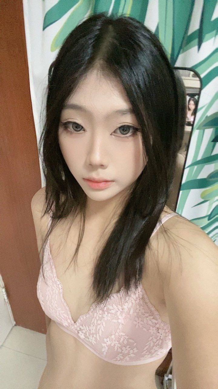纯纯m小母狗自拍流出