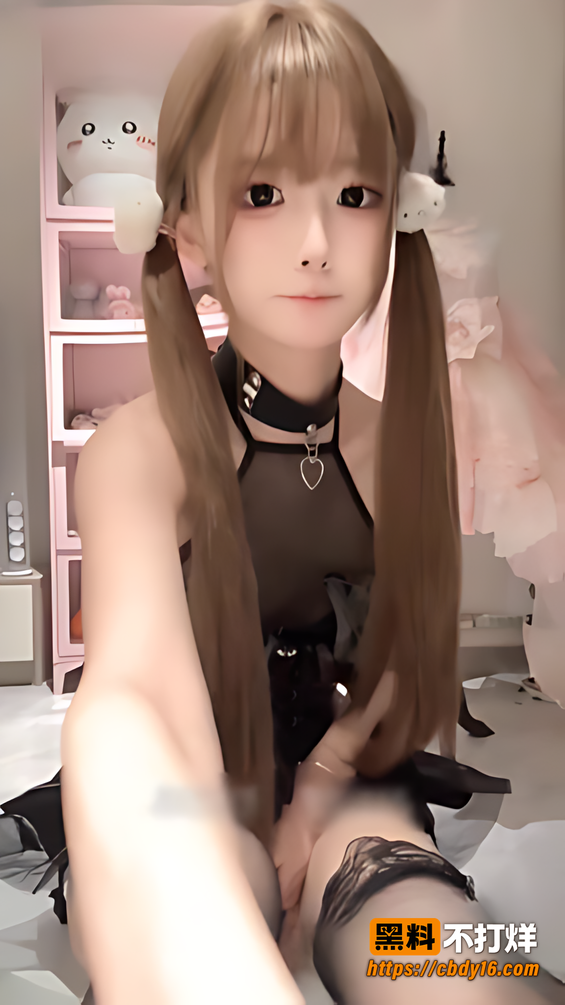 季雨私拍身穿连体衣配黑丝用玩具捅逼3
