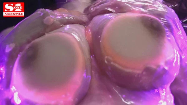 โปสเตอร์สำหรับ [動圖]三上悠亜 有頂天ローションSP 人生最高ヌルヌルご奉仕で射精 (14P)