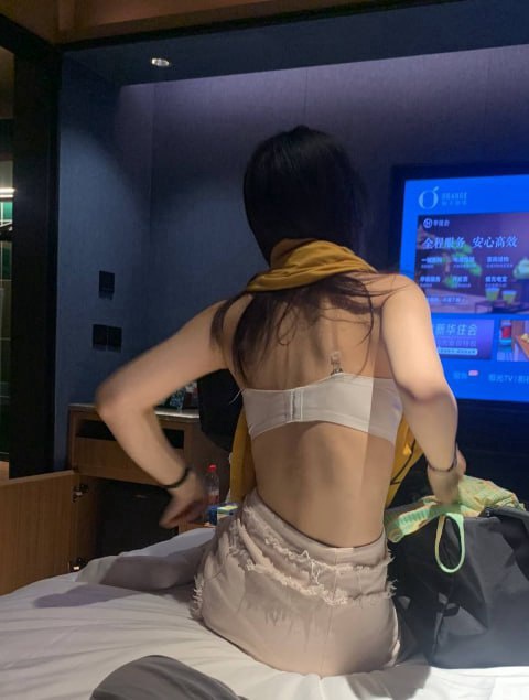 樱桃小口穿着流连忘返