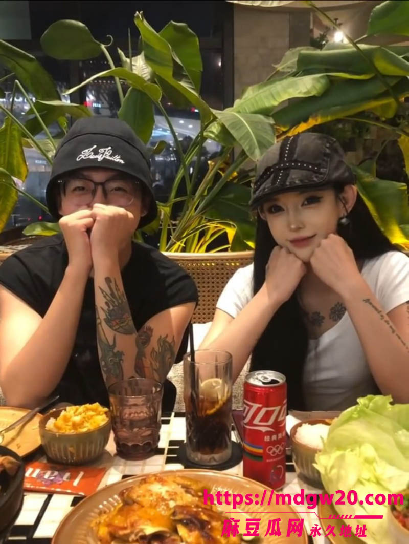 千万粉游戏主播陈泽人设崩塌 被前女友鲨鱼的饭盒实名爆料出轨小静崽