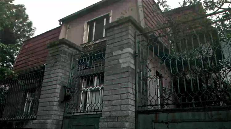 Áp phích cho 变态家族E25.黑呕吐物
