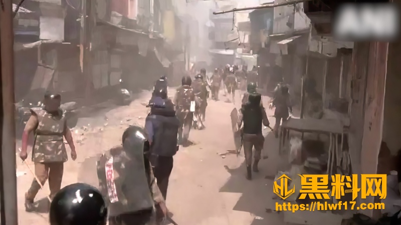 穆斯林上街讨说法遭警暴3