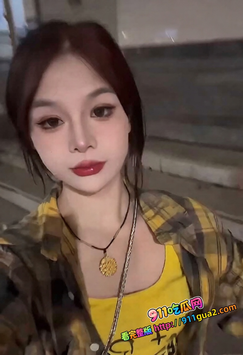 上海超美精神小妹情侣淫片流出堪比顶级女优自带媚骚淫劲全程露脸口交撅着大腚被后入爆操 3