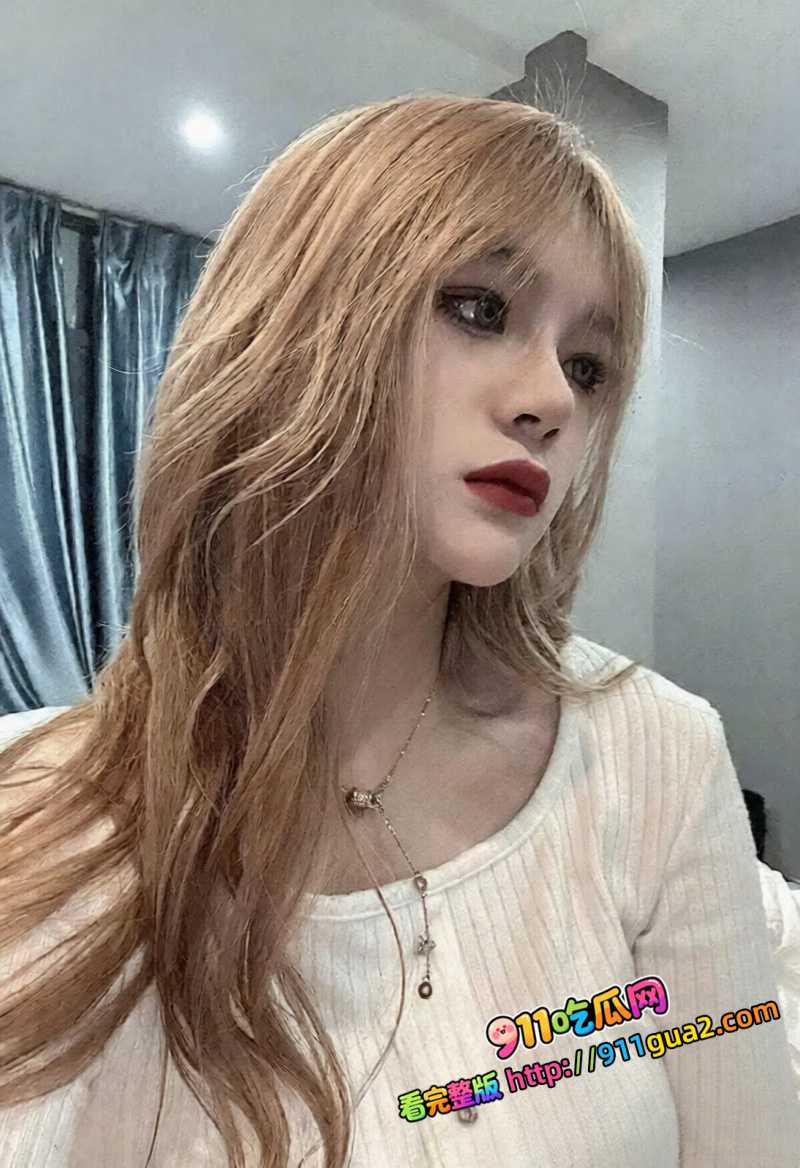 上海超美精神小妹情侣淫片流出堪比顶级女优自带媚骚淫劲全程露脸口交撅着大腚被后入爆操 1