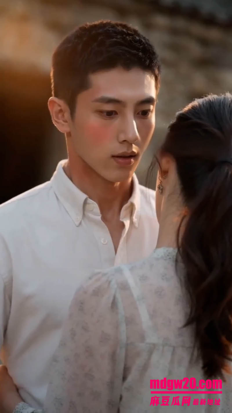 Ai成人短剧 我在寡妇村当老师EP19集 刚毕业的男主被全村女人用骚穴轮番榨精