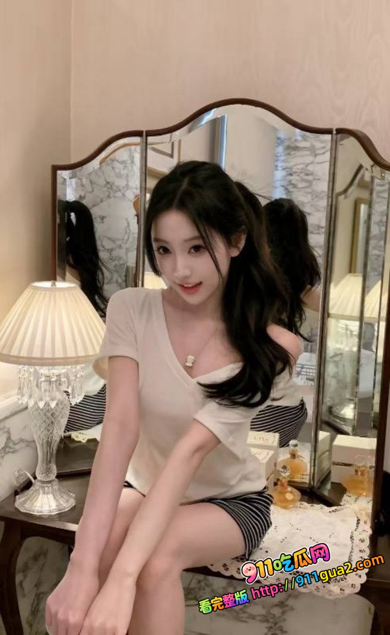 长腿模特人妻对镜后入爆操翘臀 双视角 12