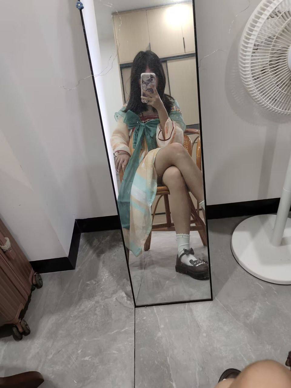 网调刚刚毕业高考结束的小萝莉