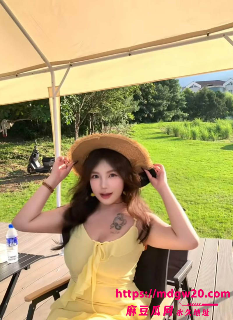 快手巨乳网红 密密Becky 私人定制视频流出 极品八字奶BBW身材道具自慰