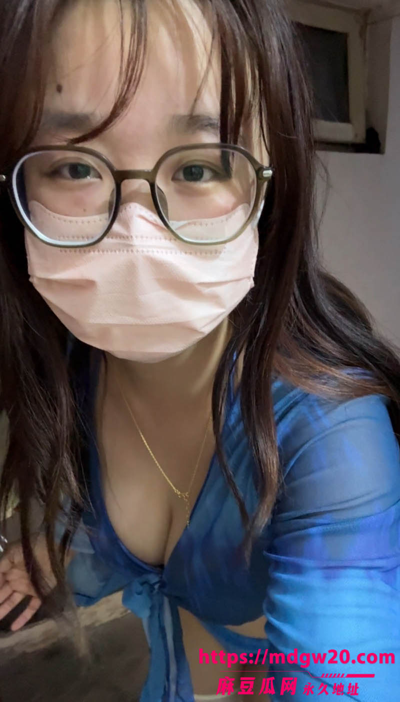 推特极品风骚人妻 小姨yiyi3359 道具假屌户外自慰骚穴