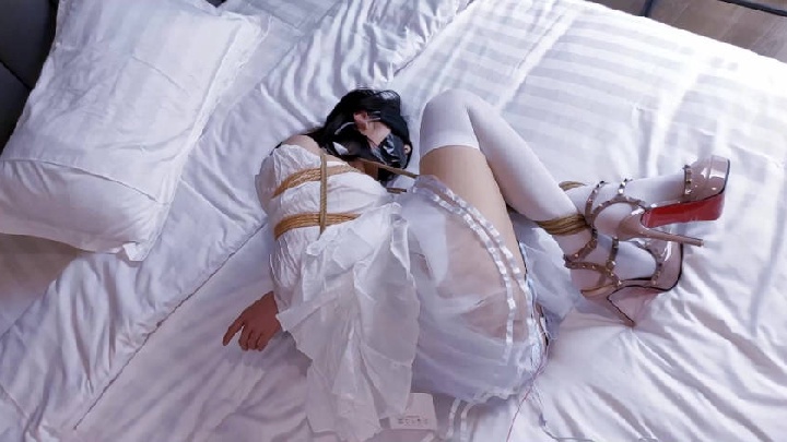 【嗷大喵】《甜妹故事汇》日式紧缚+海老缚团缚+小球TD+电击刺激 포스터