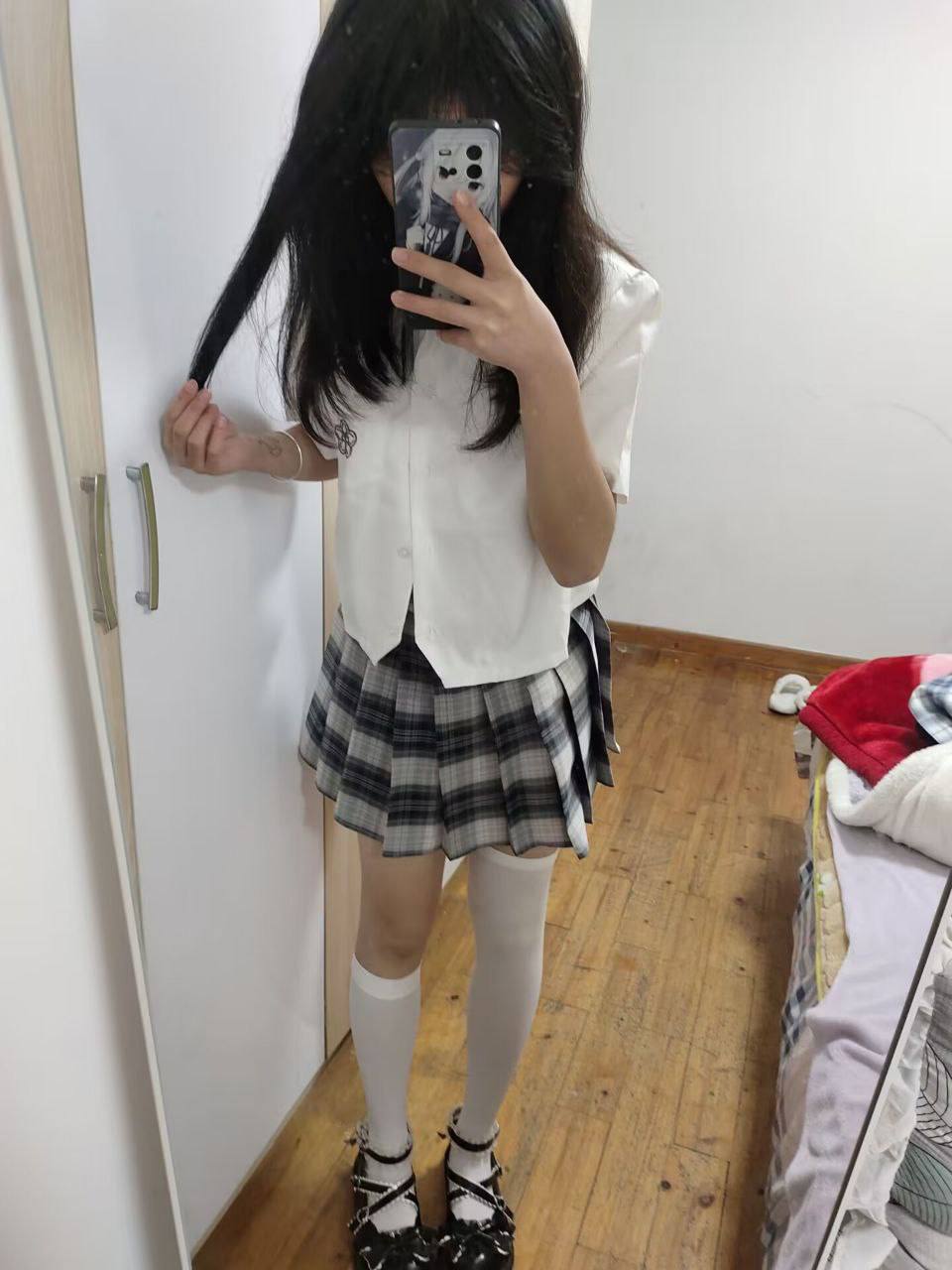 网调刚刚毕业高考结束的小萝莉